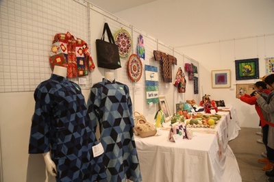 2016中國國際拼布邀請賽暨拼布手工藝術(shù)展在北京服裝學(xué)院盛大開幕